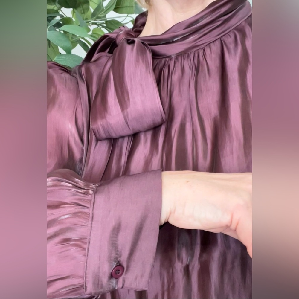 Elegant Blouse in Purple - Picture 3 of 8